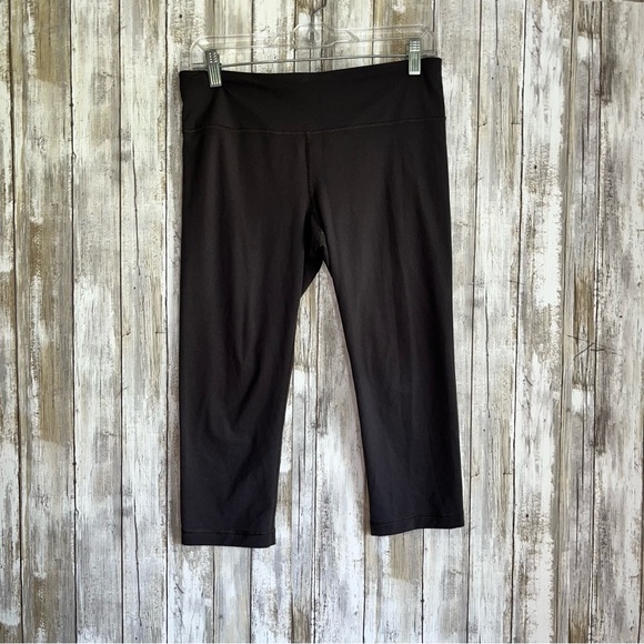 Under Armour Pewter Cropped Leggings - Picture 1 of 5